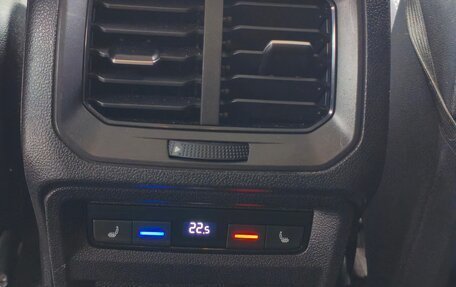 Volkswagen Tiguan II, 2018 год, 2 531 000 рублей, 14 фотография