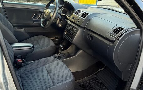 Skoda Fabia II, 2011 год, 700 000 рублей, 6 фотография