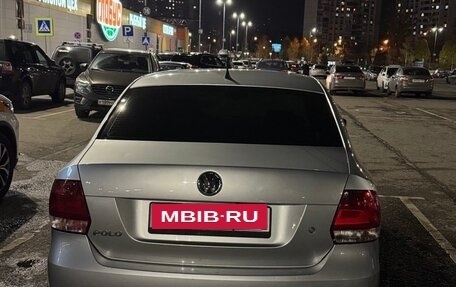 Volkswagen Polo VI (EU Market), 2011 год, 700 000 рублей, 2 фотография