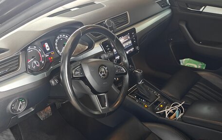 Skoda Superb III рестайлинг, 2018 год, 1 850 000 рублей, 6 фотография