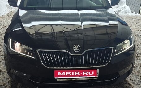 Skoda Superb III рестайлинг, 2018 год, 1 850 000 рублей, 7 фотография