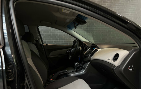 Chevrolet Cruze II, 2011 год, 950 000 рублей, 9 фотография