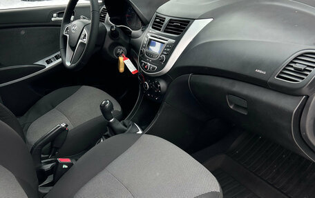 Hyundai Solaris II рестайлинг, 2013 год, 650 000 рублей, 12 фотография