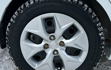 Hyundai Solaris II рестайлинг, 2013 год, 650 000 рублей, 23 фотография