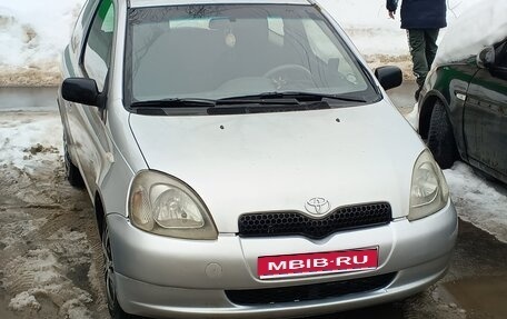 Toyota Yaris I рестайлинг, 2000 год, 350 000 рублей, 1 фотография