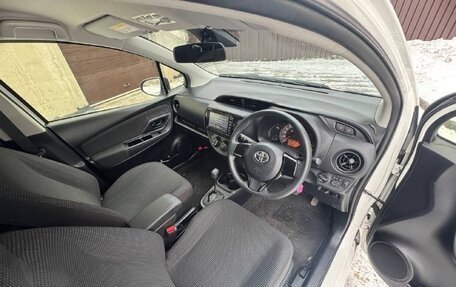 Toyota Vitz, 2019 год, 890 000 рублей, 12 фотография