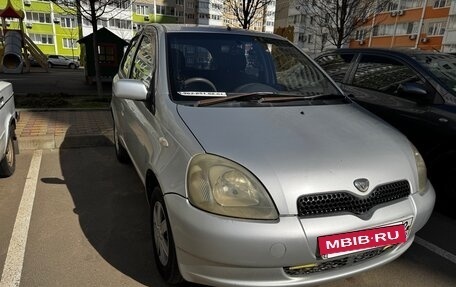 Toyota Vitz, 2000 год, 330 000 рублей, 3 фотография