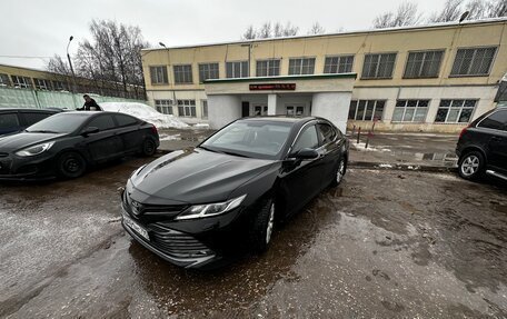 Toyota Camry, 2018 год, 2 350 000 рублей, 2 фотография
