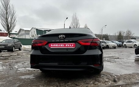 Toyota Camry, 2018 год, 2 350 000 рублей, 10 фотография