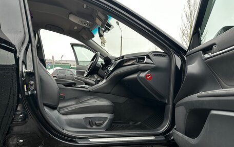 Toyota Camry, 2018 год, 2 350 000 рублей, 14 фотография