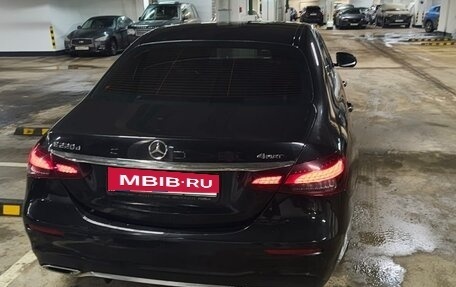 Mercedes-Benz E-Класс, 2021 год, 3 250 000 рублей, 4 фотография