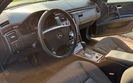 Mercedes-Benz E-Класс, 1996 год, 400 000 рублей, 5 фотография