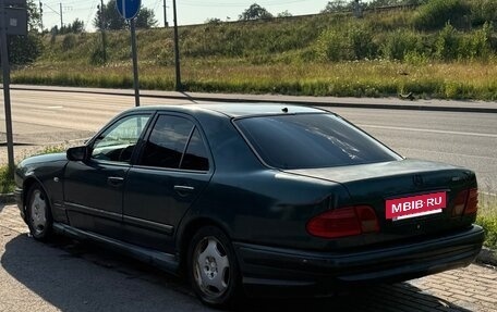 Mercedes-Benz E-Класс, 1996 год, 400 000 рублей, 4 фотография