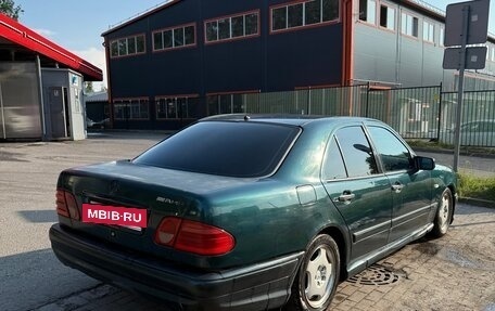 Mercedes-Benz E-Класс, 1996 год, 400 000 рублей, 2 фотография