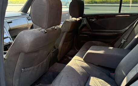 Mercedes-Benz E-Класс, 1996 год, 400 000 рублей, 8 фотография