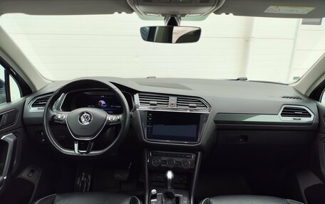 Volkswagen Tiguan II, 2017 год, 2 649 000 рублей, 19 фотография