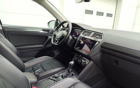 Volkswagen Tiguan II, 2017 год, 2 649 000 рублей, 28 фотография