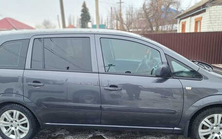 Opel Zafira B, 2010 год, 770 000 рублей, 3 фотография