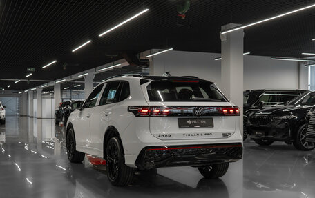 Volkswagen Tiguan, 2025 год, 4 990 000 рублей, 4 фотография