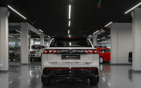 Volkswagen Tiguan, 2025 год, 4 990 000 рублей, 6 фотография