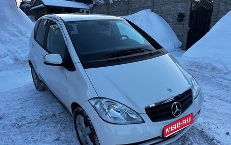 Mercedes-Benz A-Класс, 2011 год, 1 150 000 рублей, 1 фотография