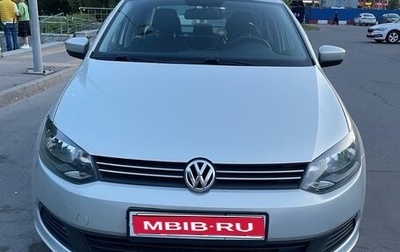 Volkswagen Polo VI (EU Market), 2013 год, 940 000 рублей, 1 фотография