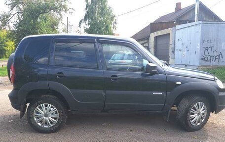 Chevrolet Niva I рестайлинг, 2017 год, 555 000 рублей, 7 фотография