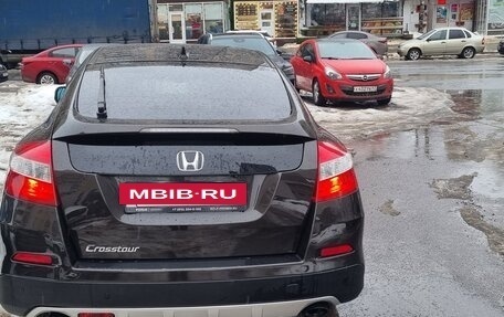 Honda Crosstour I рестайлинг, 2014 год, 1 500 000 рублей, 4 фотография