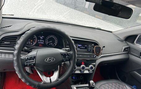 Hyundai Elantra VI рестайлинг, 2019 год, 1 180 000 рублей, 13 фотография