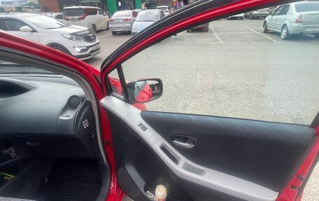 Toyota Yaris III рестайлинг, 2008 год, 650 000 рублей, 3 фотография