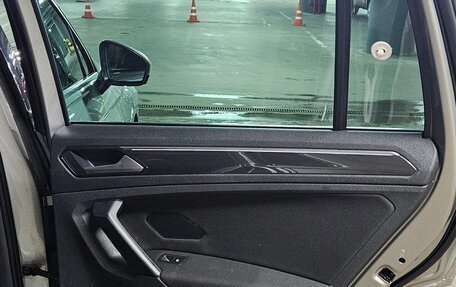 Volkswagen Tiguan II, 2017 год, 2 250 000 рублей, 26 фотография