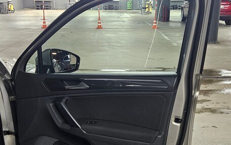 Volkswagen Tiguan II, 2017 год, 2 250 000 рублей, 27 фотография