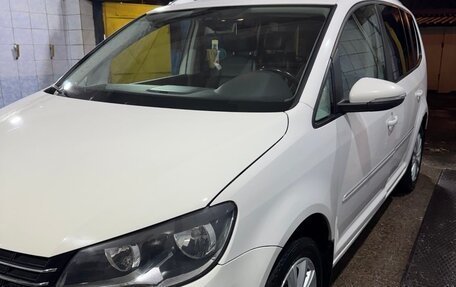 Volkswagen Touran III, 2013 год, 1 300 000 рублей, 4 фотография