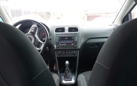 Volkswagen Polo VI (EU Market), 2018 год, 720 000 рублей, 4 фотография