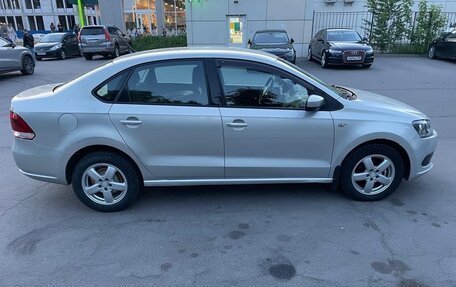 Volkswagen Polo VI (EU Market), 2013 год, 940 000 рублей, 2 фотография