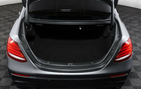 Mercedes-Benz E-Класс, 2019 год, 3 950 000 рублей, 10 фотография