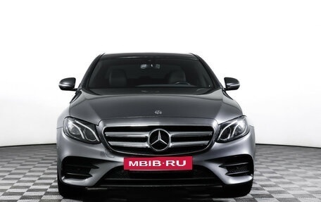 Mercedes-Benz E-Класс, 2019 год, 3 950 000 рублей, 2 фотография