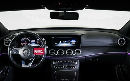 Mercedes-Benz E-Класс, 2019 год, 3 950 000 рублей, 17 фотография