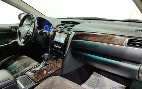 Toyota Camry, 2016 год, 2 400 000 рублей, 13 фотография