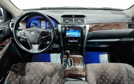 Toyota Camry, 2016 год, 2 400 000 рублей, 14 фотография