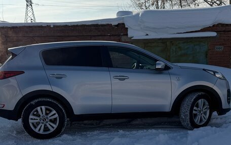 KIA Sportage IV рестайлинг, 2017 год, 2 300 000 рублей, 2 фотография