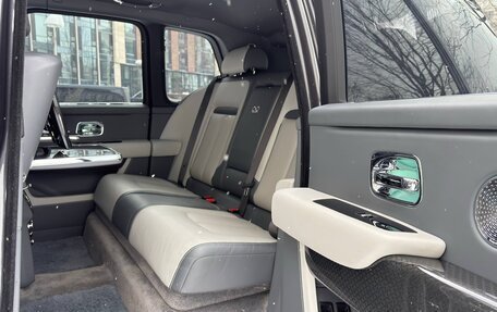 Rolls-Royce Cullinan, 2020 год, 30 400 000 рублей, 26 фотография