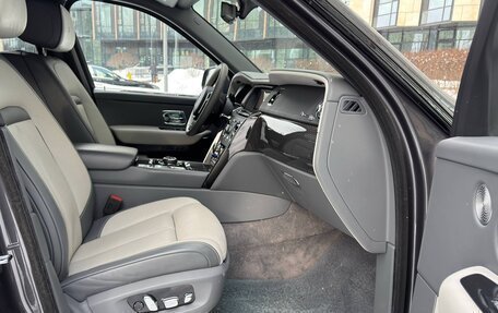 Rolls-Royce Cullinan, 2020 год, 30 400 000 рублей, 35 фотография