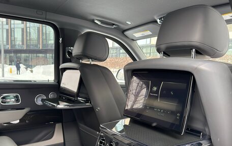 Rolls-Royce Cullinan, 2020 год, 30 400 000 рублей, 40 фотография