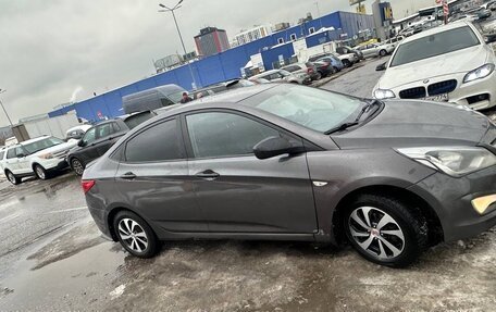 Hyundai Solaris II рестайлинг, 2015 год, 730 000 рублей, 2 фотография