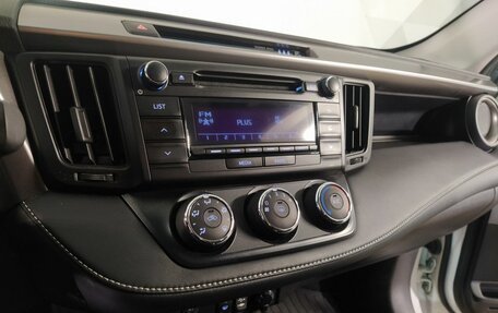 Toyota RAV4, 2016 год, 2 420 000 рублей, 12 фотография