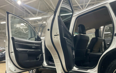 Mitsubishi Outlander III рестайлинг 3, 2017 год, 1 890 000 рублей, 10 фотография