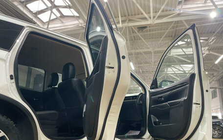 Mitsubishi Outlander III рестайлинг 3, 2017 год, 1 890 000 рублей, 9 фотография