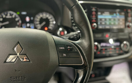 Mitsubishi Outlander III рестайлинг 3, 2017 год, 1 890 000 рублей, 18 фотография