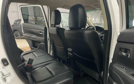 Mitsubishi Outlander III рестайлинг 3, 2017 год, 1 890 000 рублей, 27 фотография